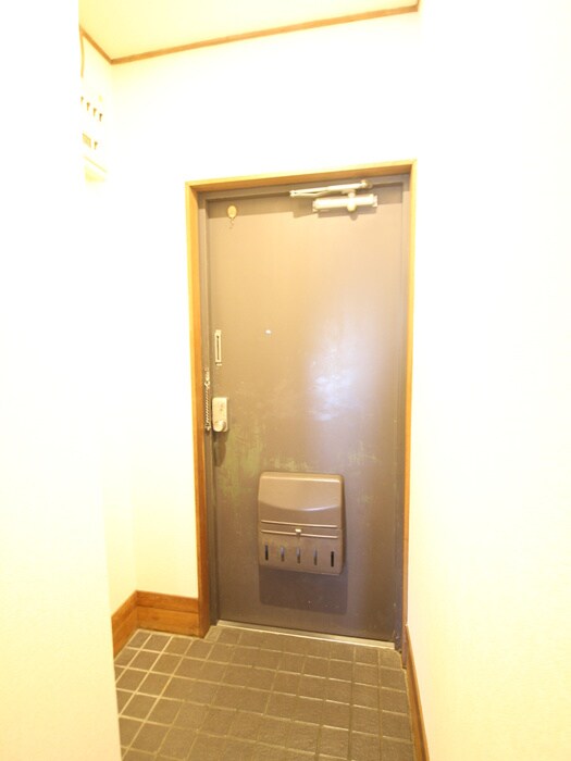 物件内観写真16　(玄関)