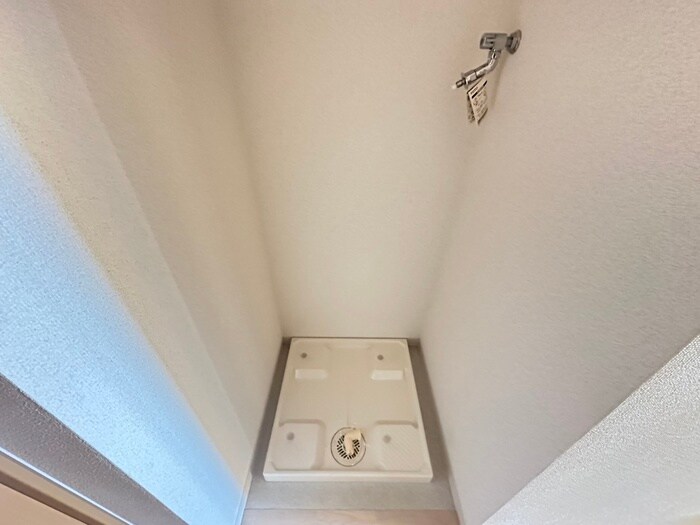 物件内観写真16　(洗濯機置場)