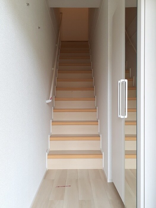 物件内観写真9　(玄関)