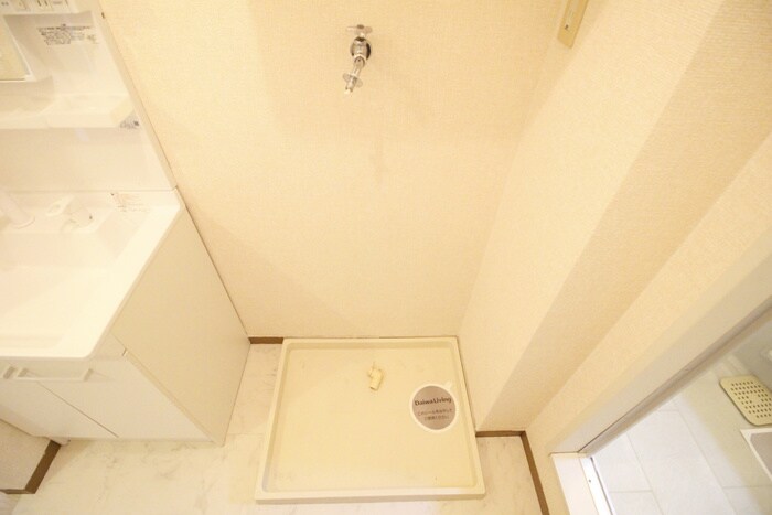 物件内観写真16　(洗濯機置場)