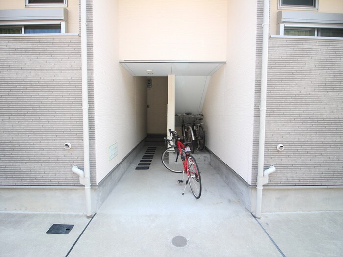 物件外観写真6　(駐輪場)