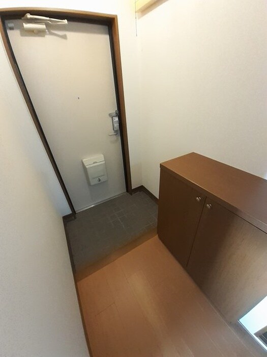 物件内観写真14　(玄関)