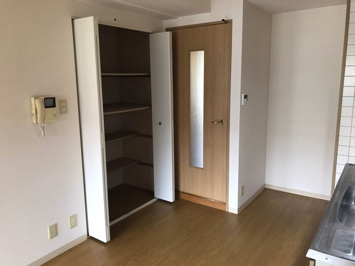 物件内観写真9　(収納)