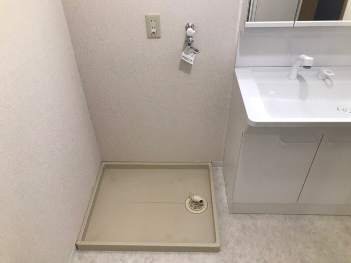 物件内観写真17　(洗濯機置場)