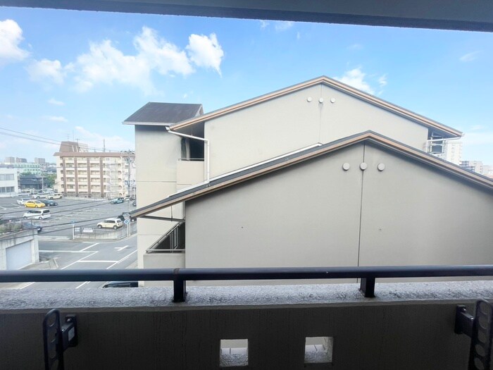 物件内観写真16　(室内からの展望)