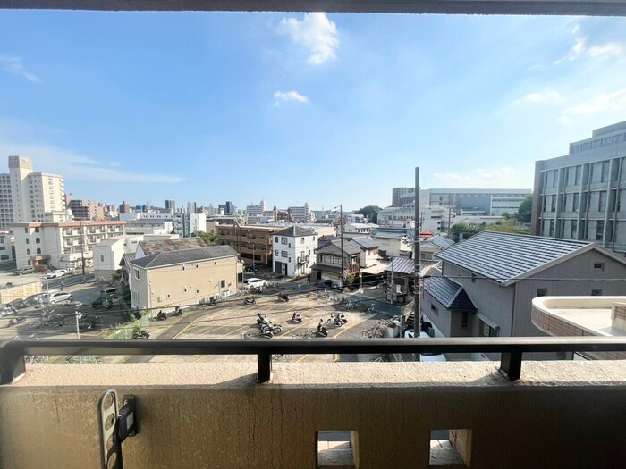 物件内観写真17　(室内からの展望)