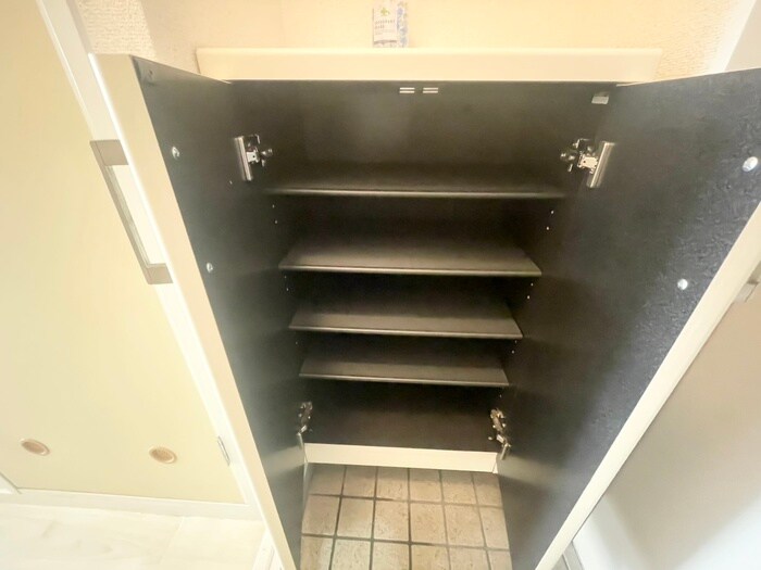 物件内観写真18　(靴箱)