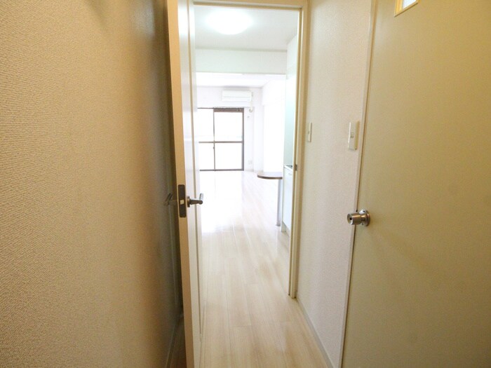 物件内観写真22　(廊下)