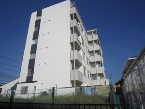 レナジア三郷外観写真