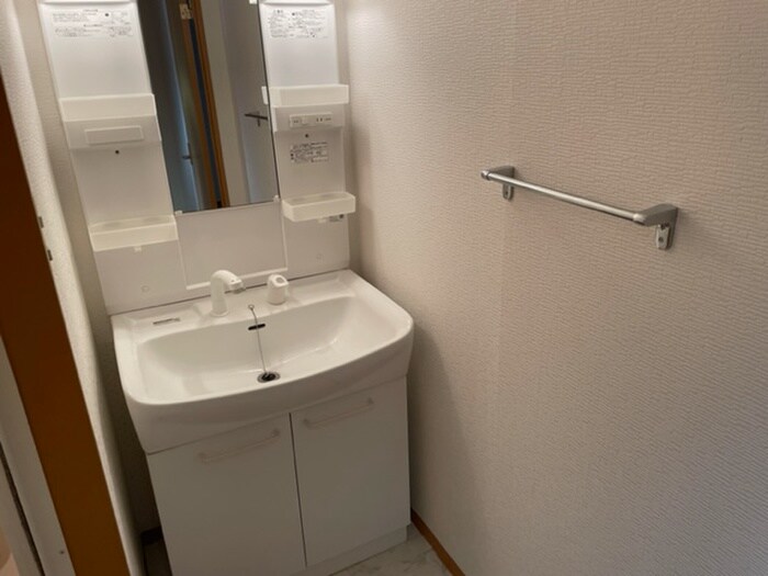 物件内観写真13　(洗面)