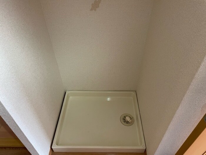 物件内観写真14　(洗濯機置場)