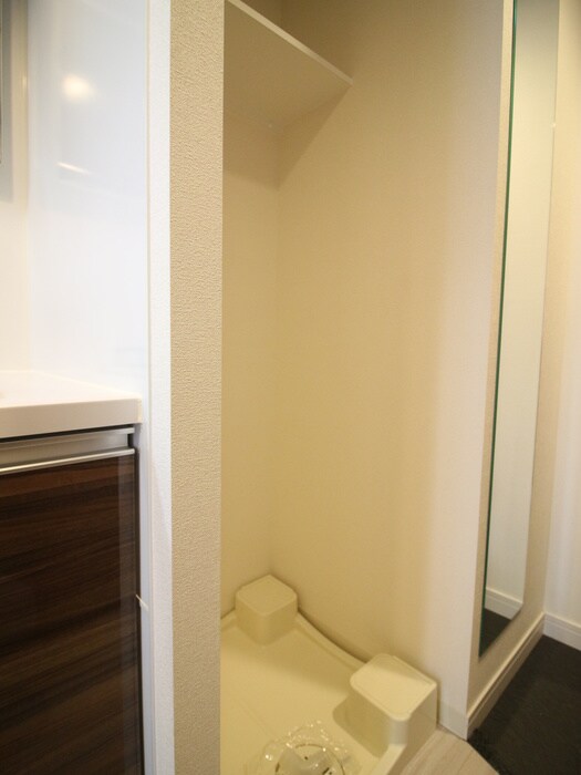 物件内観写真13　(洗濯機置場)