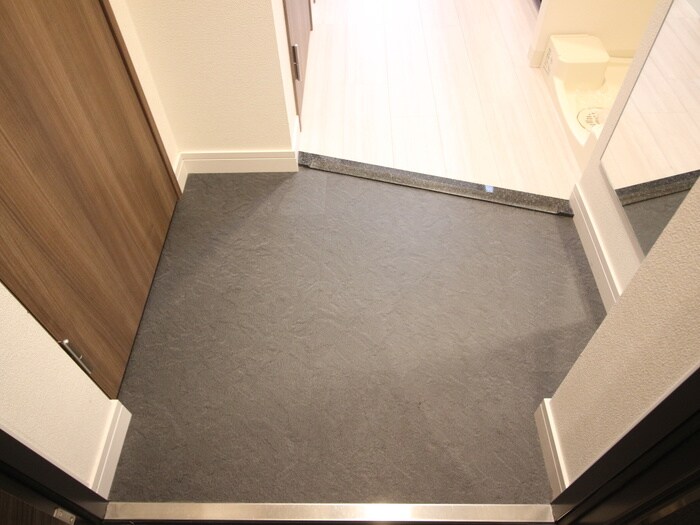 物件内観写真15　(玄関)