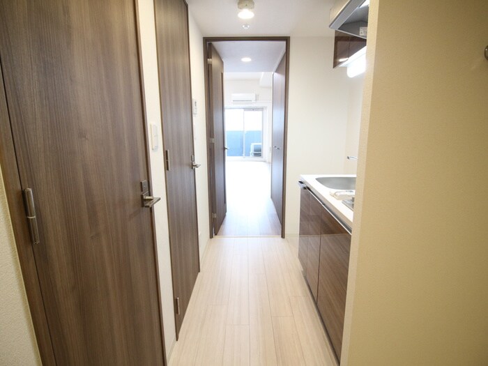 物件内観写真16　(廊下)
