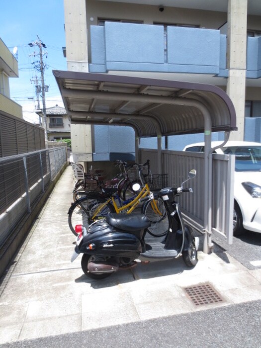 物件外観写真6　(駐輪場)