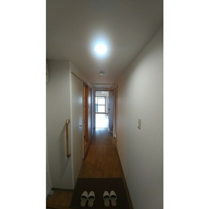 物件内観写真18　(玄関)