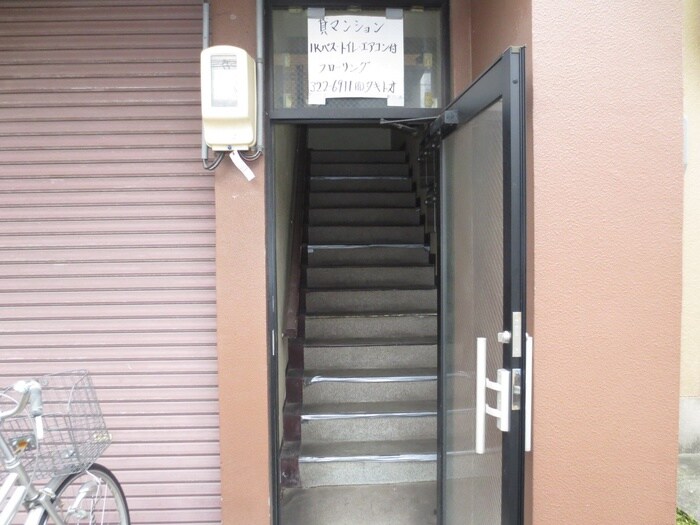 物件外観写真5　(エントランス部分)