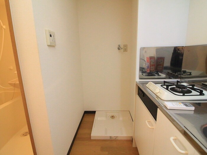 物件内観写真11　(洗濯機置場)