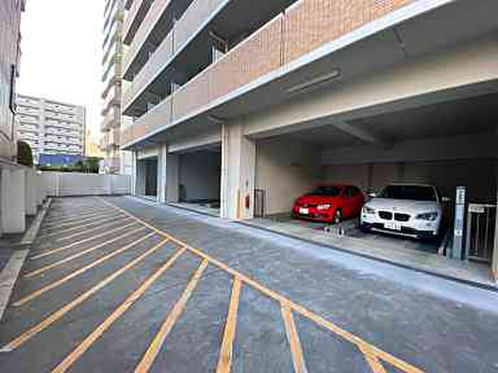 物件外観写真6　(駐車場)