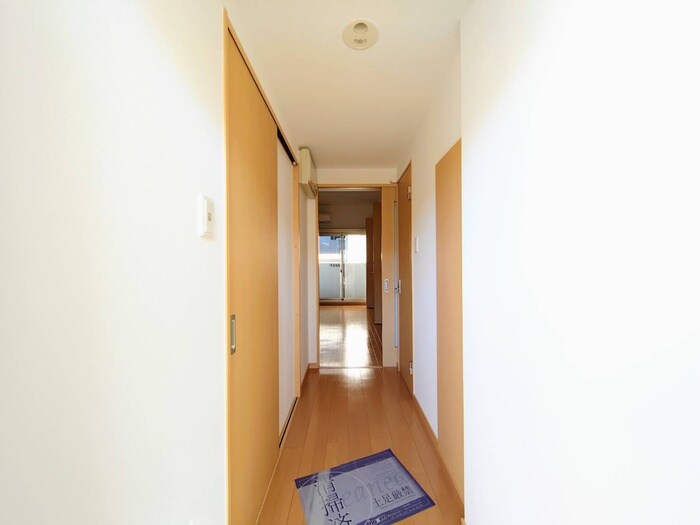 物件内観写真16　(廊下)