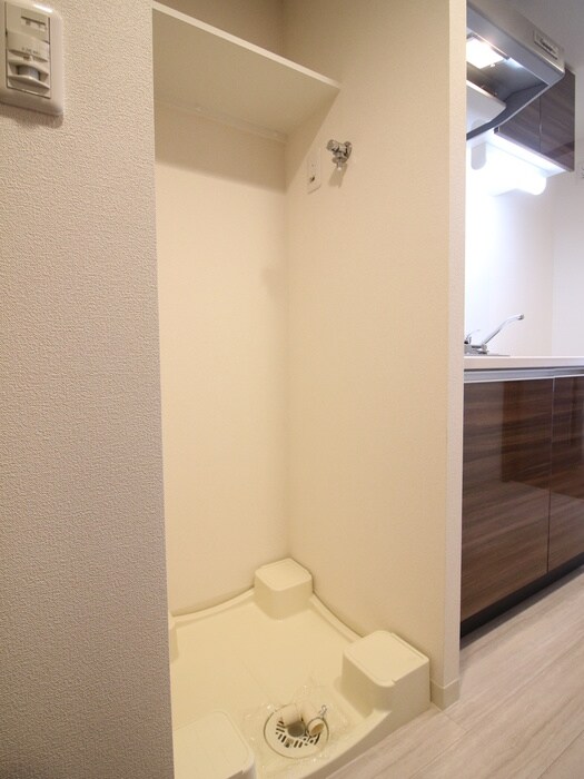 物件内観写真14　(洗濯機置場)