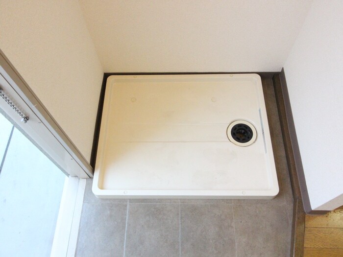 物件内観写真12　(洗濯機置場)