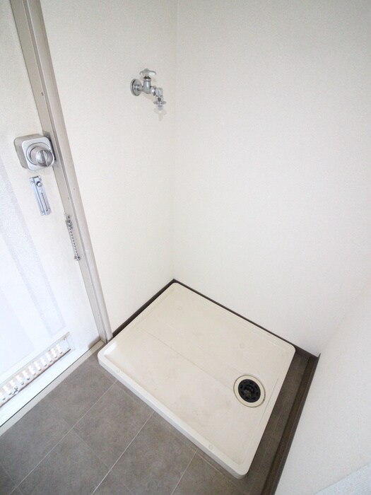 物件内観写真14　(洗濯機置場)