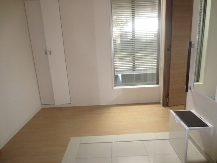 物件内観写真8　(玄関)