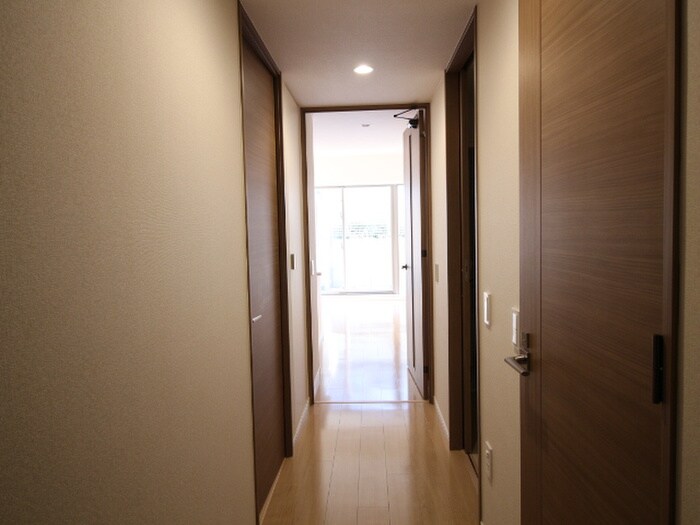 物件内観写真8　(廊下)