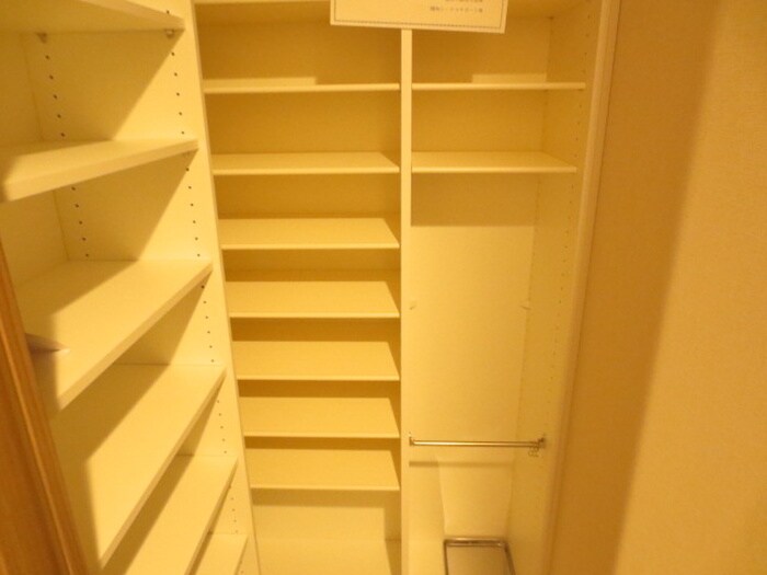 物件内観写真11　(靴箱)