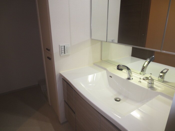 物件内観写真11　(洗面)