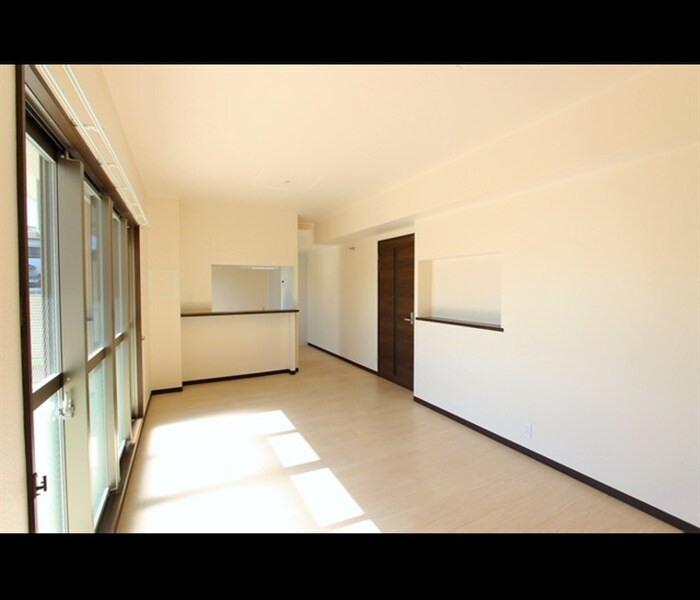 物件内観写真2　(居室)