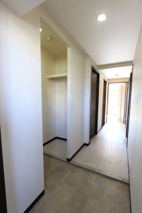 物件内観写真13　(廊下)