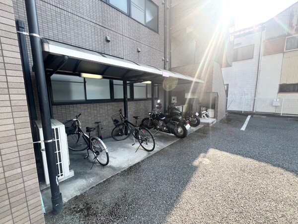 バイク置き場