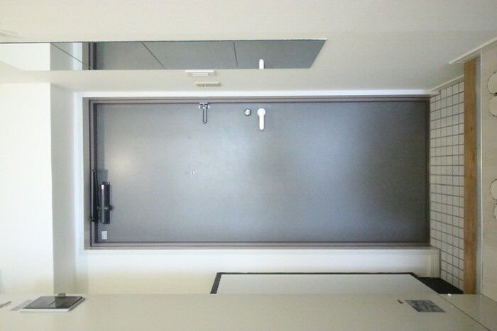 物件内観写真11　(玄関)