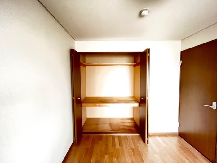 物件内観写真12　(収納)