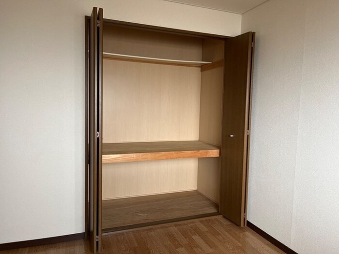 物件内観写真12　(収納)