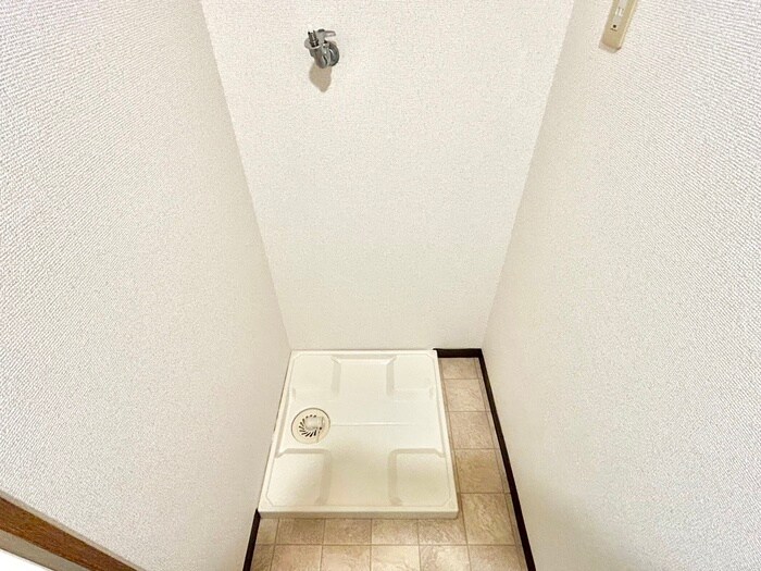 物件内観写真18　(洗濯機置場)