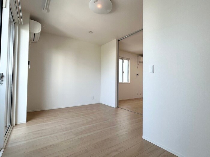 物件内観写真8　(居室)