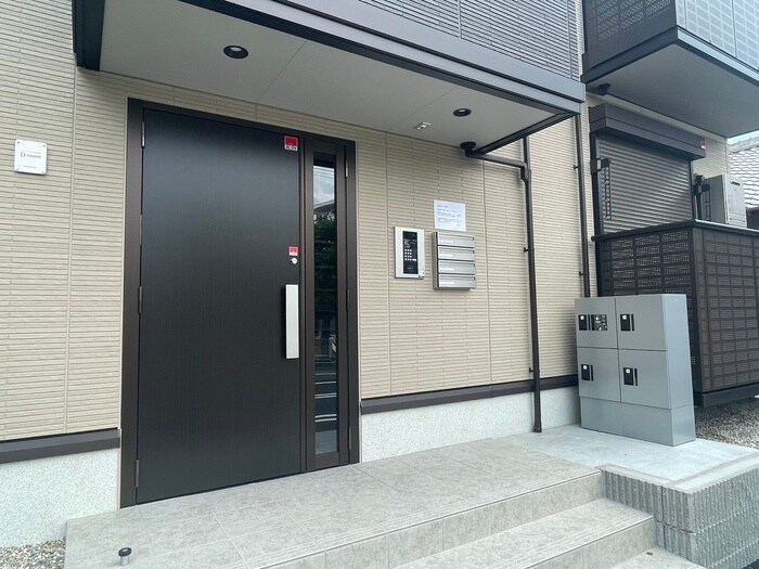 物件外観写真5　(エントランス部分)