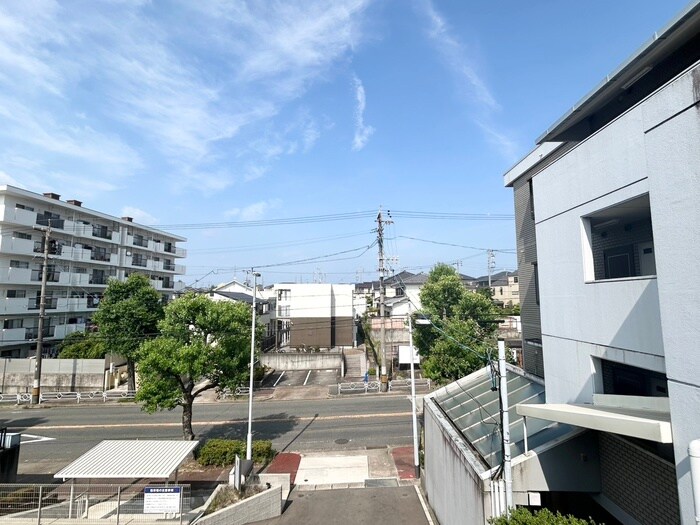 物件内観写真11　(室内からの展望)