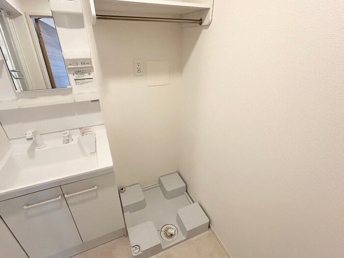 物件内観写真14　(洗濯機置場)