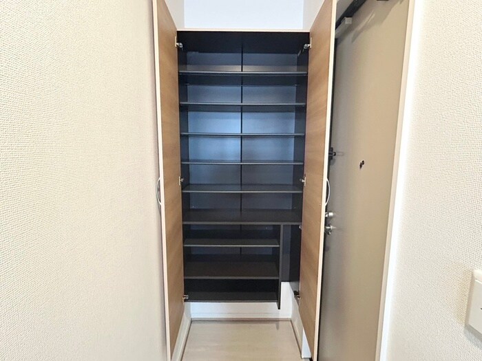 物件内観写真18　(靴箱)