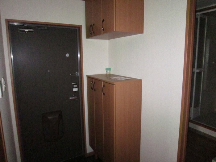 物件内観写真5　(靴箱)