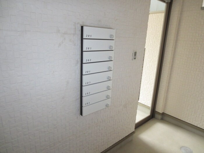 物件外観写真5　(エントランス部分)