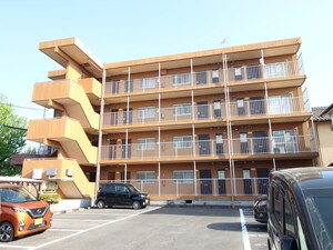 バル三番館外観写真