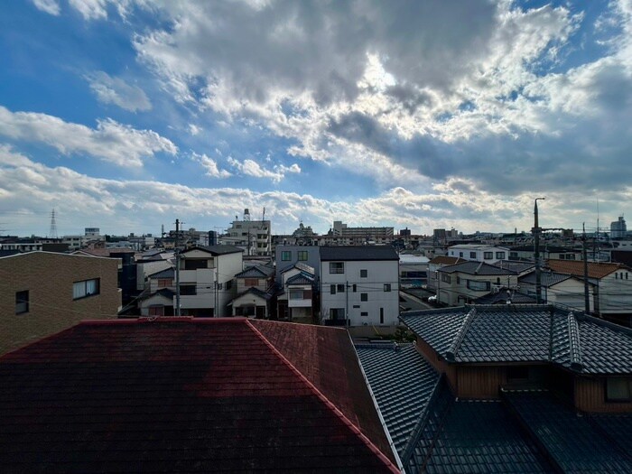 物件内観写真16　(室内からの展望)