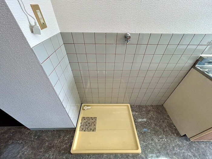 物件内観写真18　(洗濯機置場)