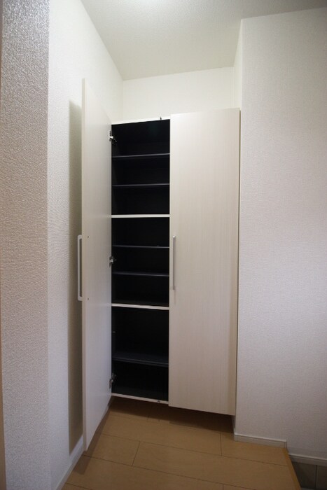 物件内観写真7　(靴箱)