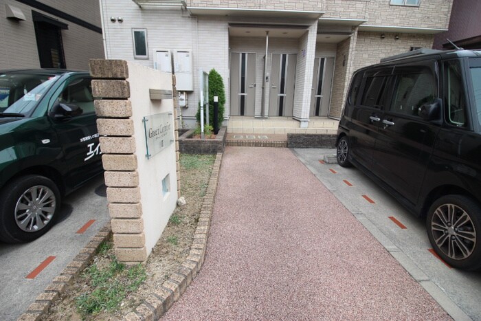 物件外観写真5　(エントランス部分)